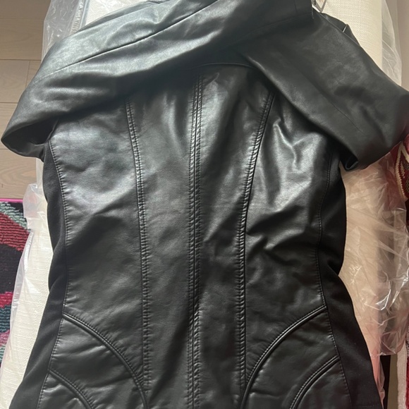 Guess Leather Jacket NWT Small (faux) - Picture 4 of 4